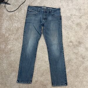 Wrangler Men's Slim Taper Jeans in Medium Blue Wash
